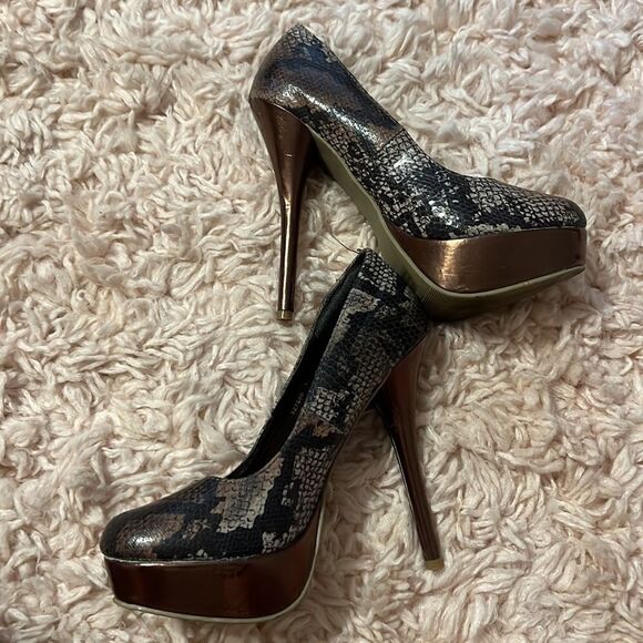 CHARLOTTE Russe size 6. Bronze and snake skin - Picture 3 of 6